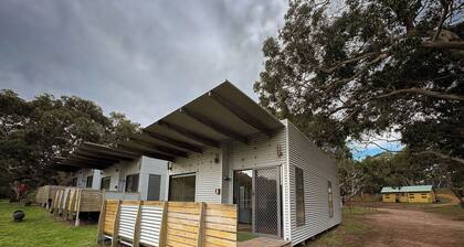 DE 2 - Deluxe Open Plan Cabin