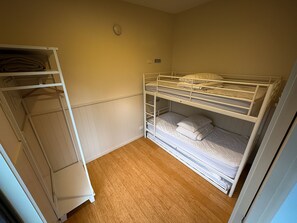 1 bedroom, iron/ironing board, Internet