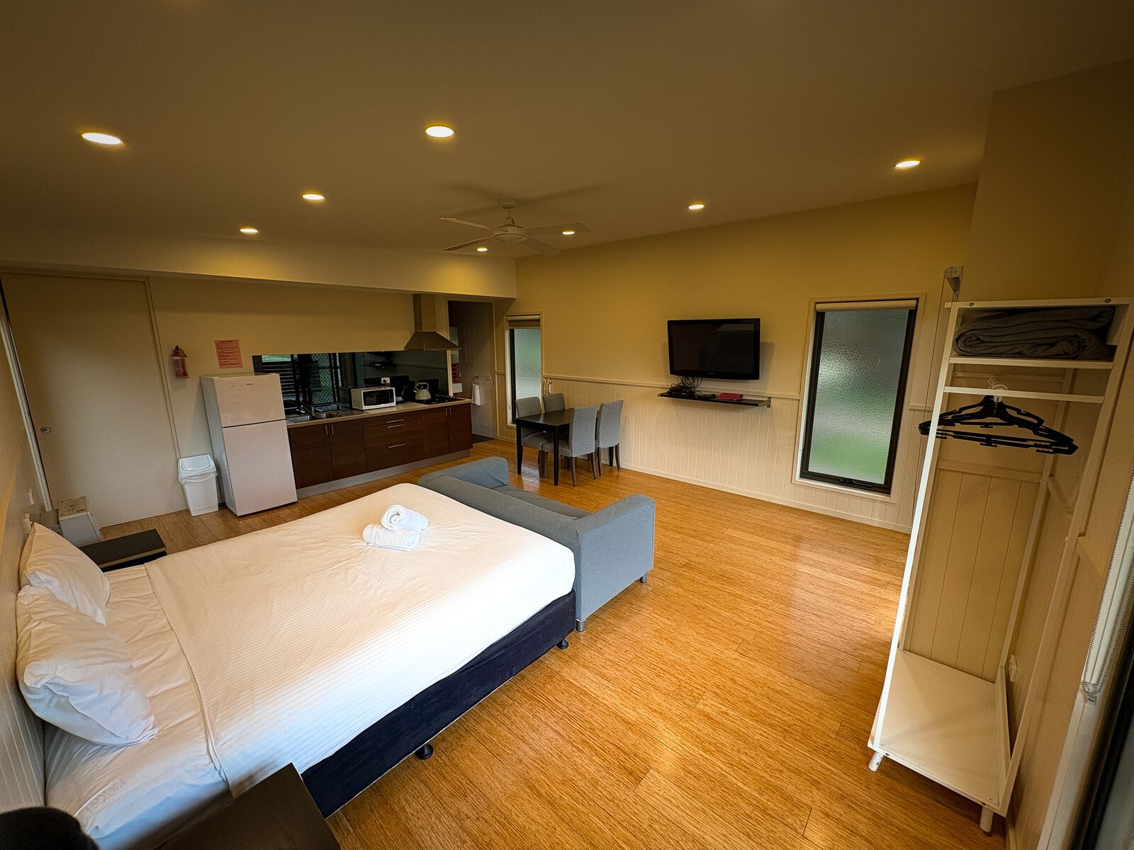 1 bedroom, iron/ironing board, internet