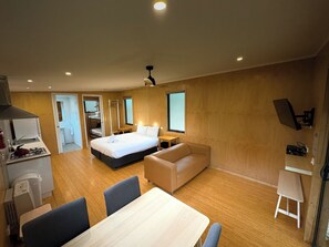 1 soverom, strykejern/-brett og internettilgang