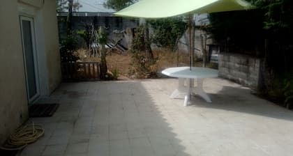 MAISON 300m  MER/6 PERS/semaine et 2ieme sem avec réduction. 400m centre ville.