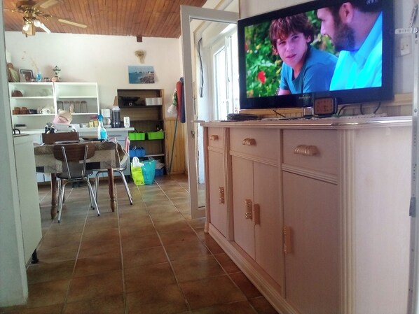 Interior - HOUSE 300m SEA/6 PERS/week and 2nd week with discount. 400m from town center. (Unknown)