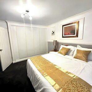 2 dormitorios, tabla de planchar con plancha, wifi y ropa de cama