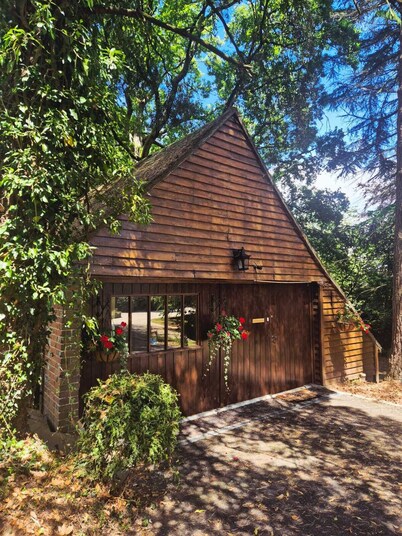 Luxury hideaway on historic Sussex stud farm in area of outstanding beauty