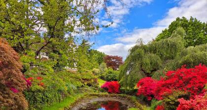 Luxury hideaway on historic Sussex stud farm in area of outstanding beauty