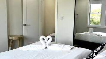 3 chambres, fer et planche à repasser, Wi-Fi gratuit, draps fournis