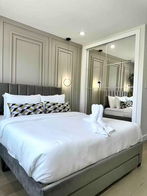 3 bedrooms, iron/ironing board, free WiFi, bed sheets - Luxury 3-Bedroom Apartment – Near NYC + NYC Views Nearby (Edgewater)