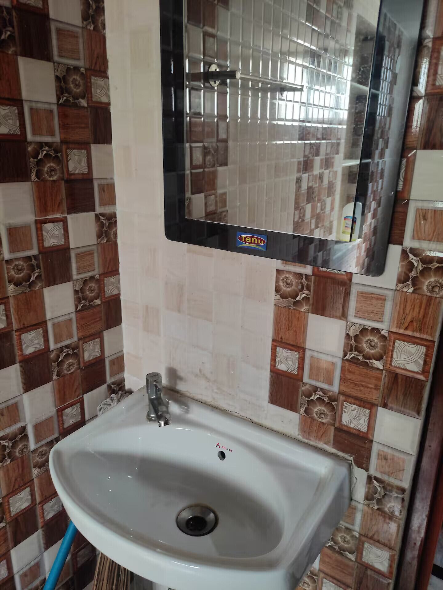 Hiustenkuivaaja, pyyhkeet, saippua