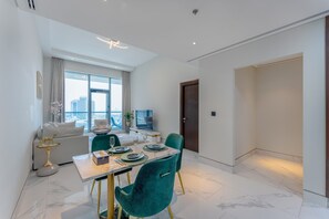 Interior - Modern Apt w Canal View close to DT (Dubai)