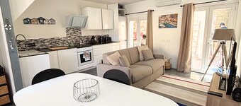 House - 5 min beach - AC - Charming town centre
