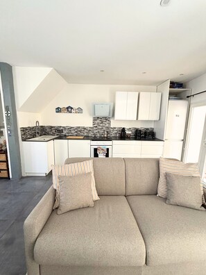 Smart TV - House - 5 min beach - AC - Charming town centre (Frontignan)