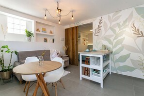 Dining - Modern and Cozy Studio in the Center of Lagoa (Lagoa da Conceição Florianópolis)