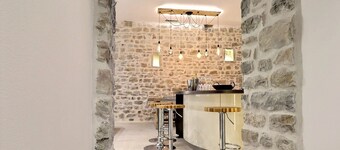 Cosy nature gite with courtyard, Southern Ardèche, sleeps 4 - Le Figuier