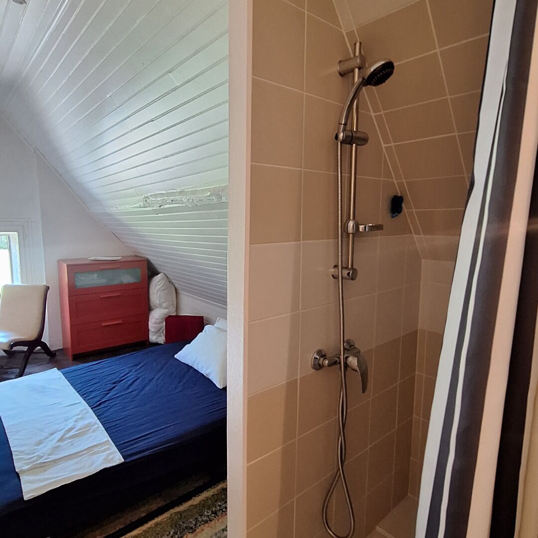 1 chambre, fer et planche à repasser, Wi-Fi, draps fournis