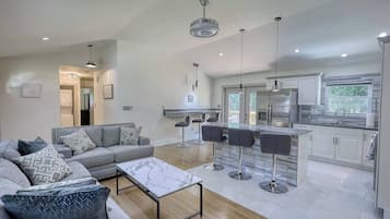 Smart TV, fireplace, video games