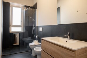 Douche, bidet