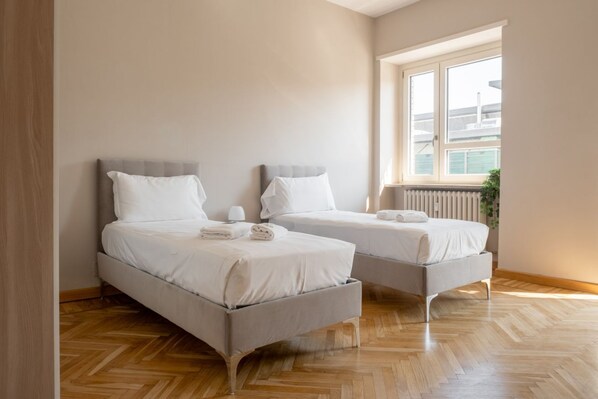 3 camere