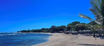 2-bedroom Beach Apartment With Pool Costambar