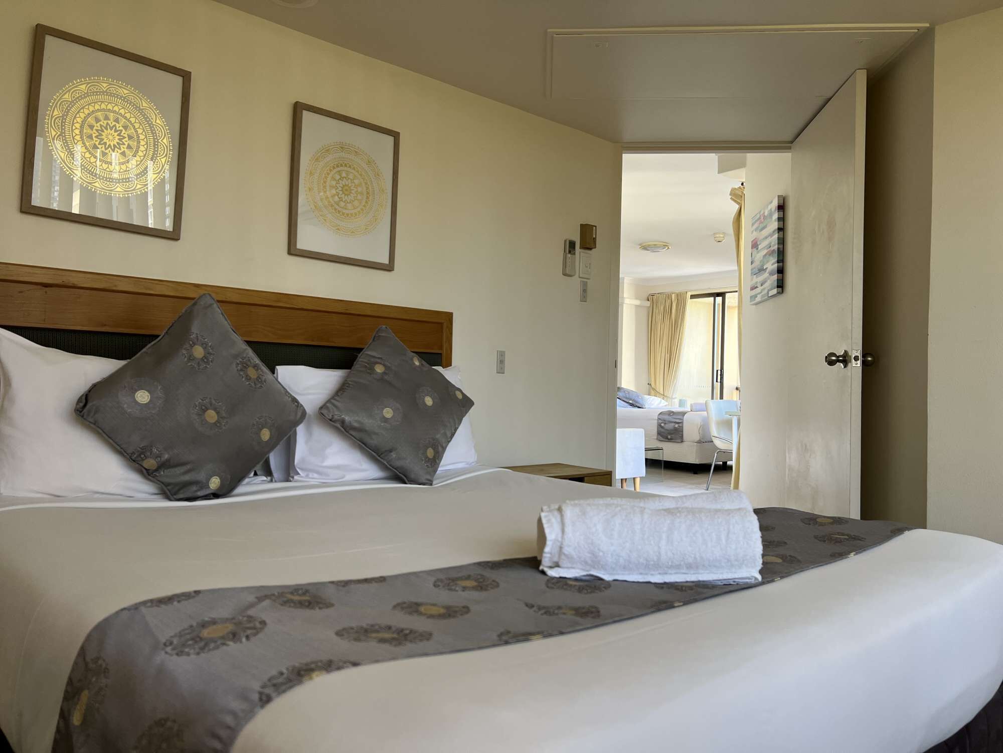 1 bedroom, desk, WiFi, bed sheets