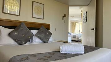 1 bedroom, desk, WiFi, bed sheets