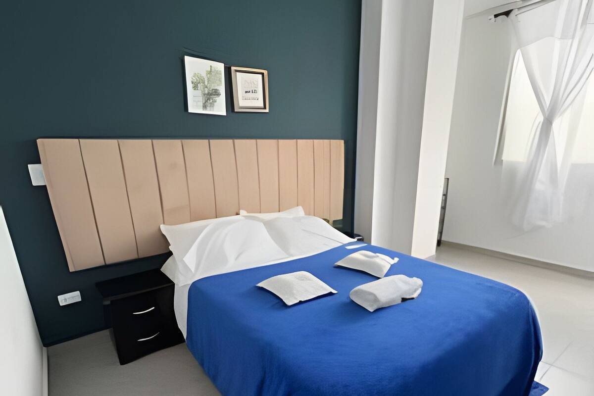 Deluxe Apartment | Individually furnished, desk, laptop workspace, free WiFi
