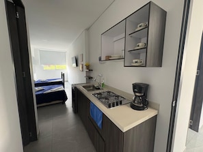 Basic Apartment | Private kitchen - ALOJAMIENTOS LA MARTIN (Cali)
