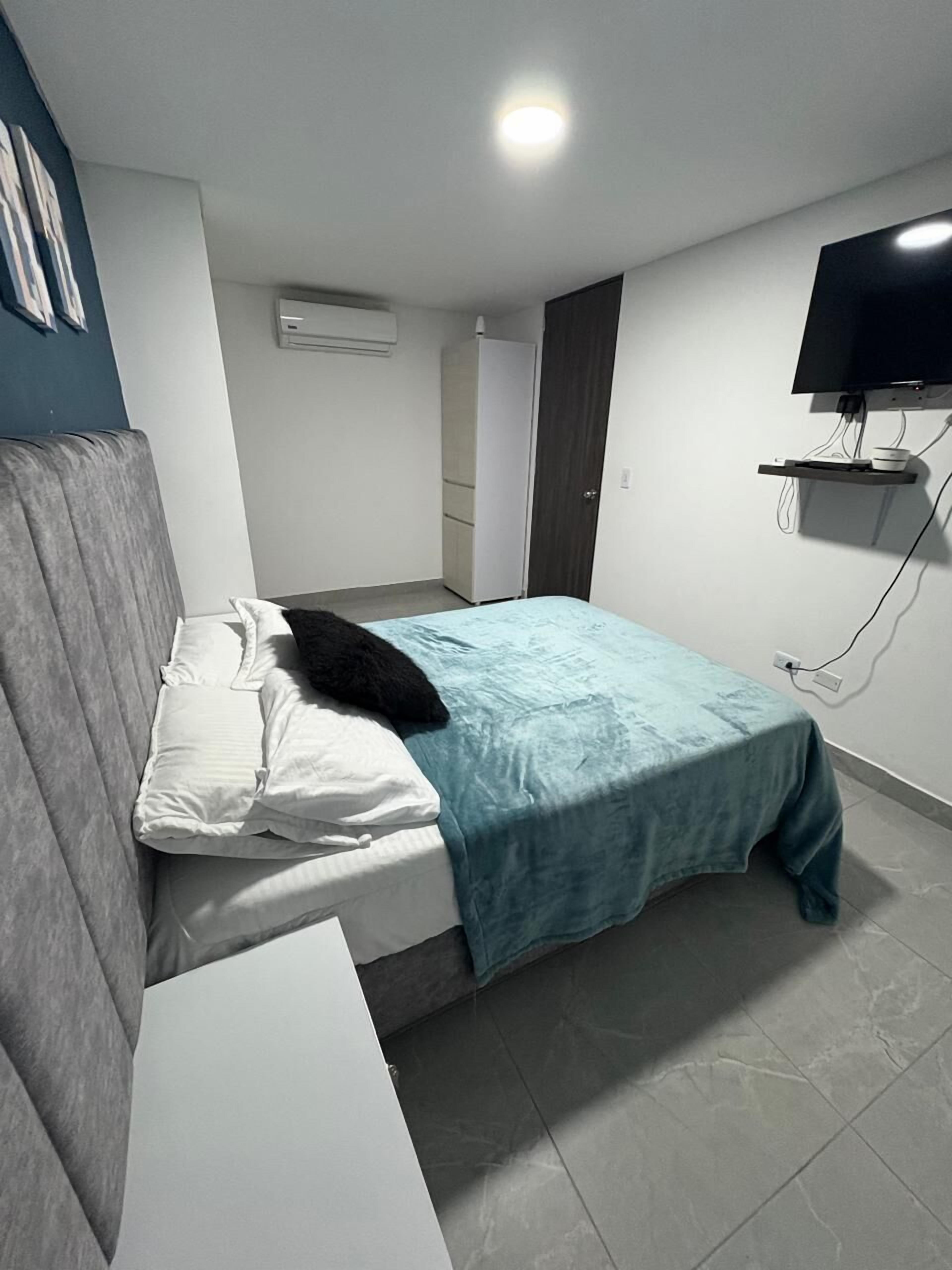 Appartement familial | Ameublement unique, bureau, espace de travail pour ordinateurs portables