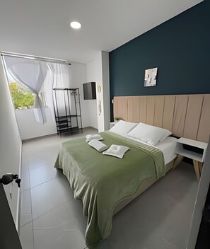 Apartment | Individually furnished, desk, laptop workspace, free WiFi - ALOJAMIENTOS LA MARTIN (Cali)