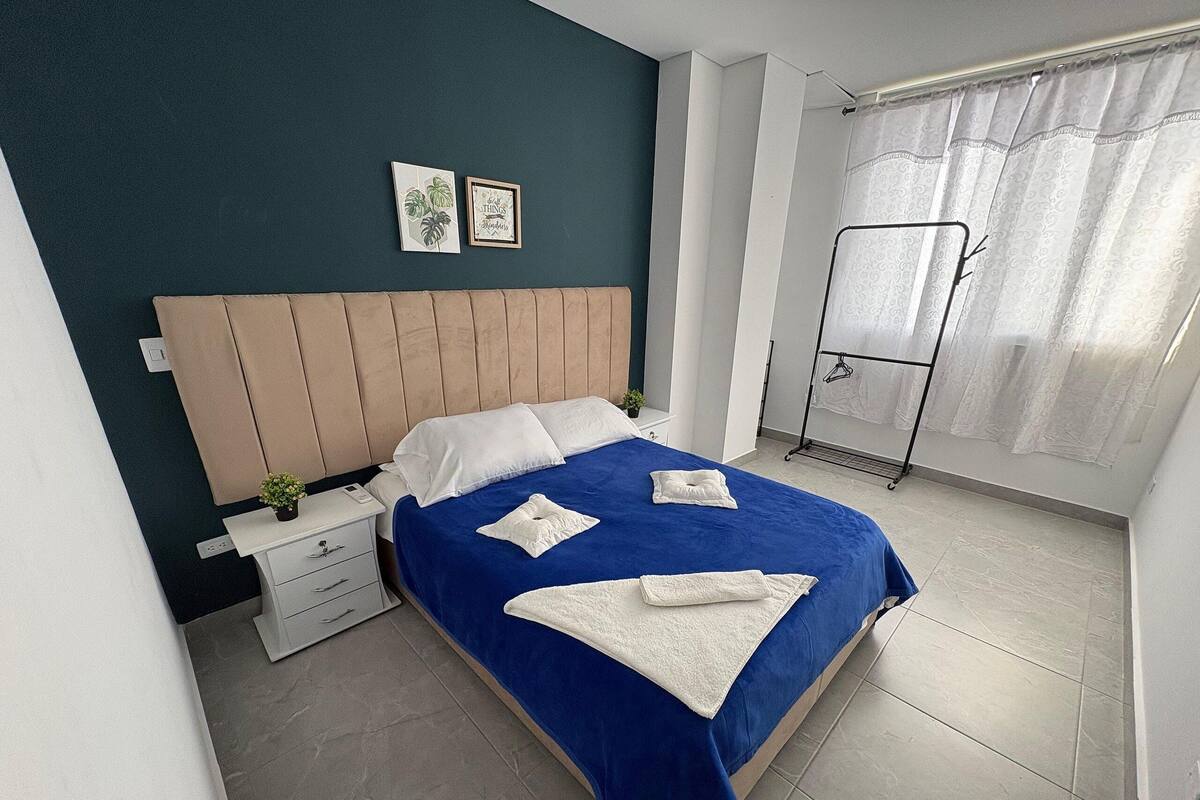 Deluxe Apartment | Individually furnished, desk, laptop workspace, free WiFi