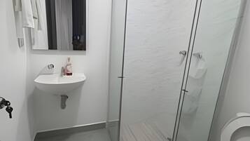 Family Apartment | Bathroom