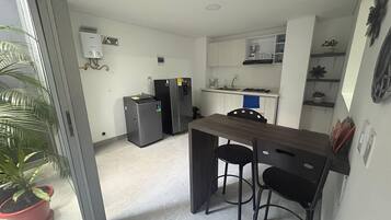 Basic Apartment | Dining