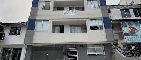 Basic Apartment | Exterior