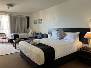 1 bedroom, desk, WiFi, bed sheets