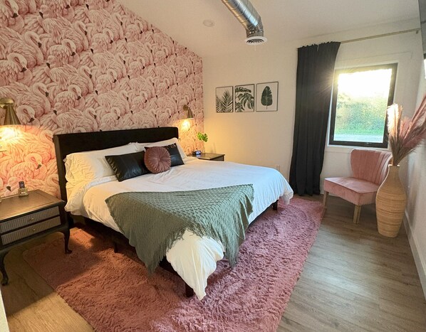 3 bedrooms, travel cot, free WiFi, bed sheets