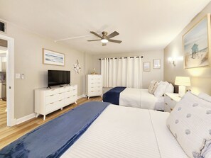 1 habitación, tabla de planchar con plancha, wifi y ropa de cama