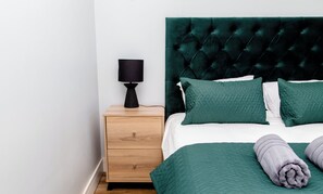 2 habitaciones, tabla de planchar con plancha, wifi y ropa de cama 