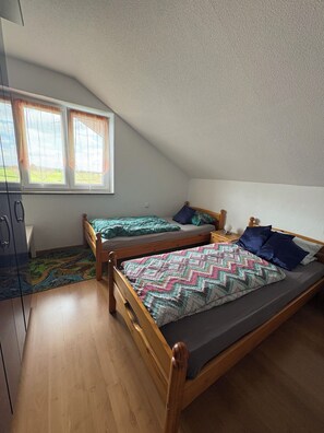 2 bedrooms, WiFi, bed sheets