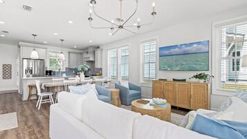 House, Multiple Beds, Patio, Garden View (19891 Charlie Claude Dr) | Living area | 42-inch flat-screen TV with digital channels