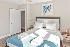 2 chambres, bureau, fer et planche à repasser, lit parapluie