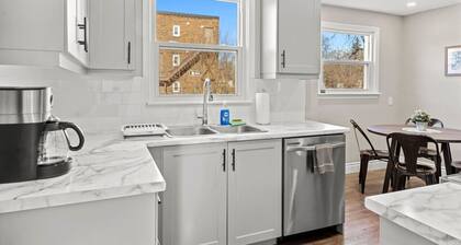 10 min walk to DT, stylish, free parking | IOB1