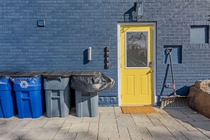 Exterior - 10 min walk to DT, stylish, free parking | IOB1 (Burlington)