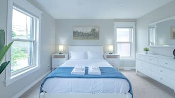 3 bedrooms, desk, iron/ironing board, travel crib