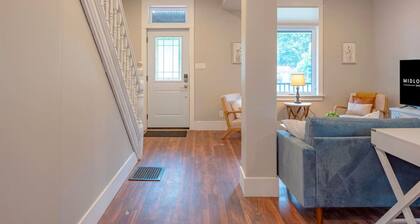 Renovated, near DT, FAST Wi-Fi, free parking | TS