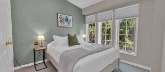 Cozy & Comfortable, Downtown, Parking | TJS2