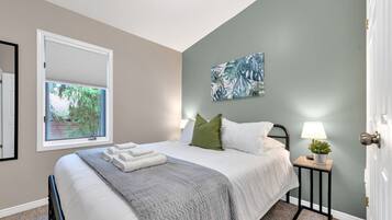 1 Schlafzimmer, Reisekinderbett, kostenloses WLAN, Bettwäsche