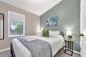 1 chambre, lit parapluie, Wi-Fi gratuit, draps fournis