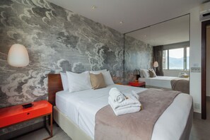 Superior Apartment, 2 Bedrooms, Mountain View | Blackout drapes, iron/ironing board, free WiFi