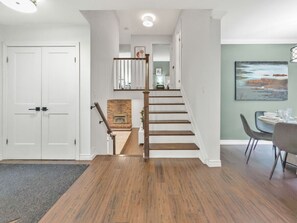 Interior - Centrally Located, Walk to Lake, Spacious | SH (Burlington)