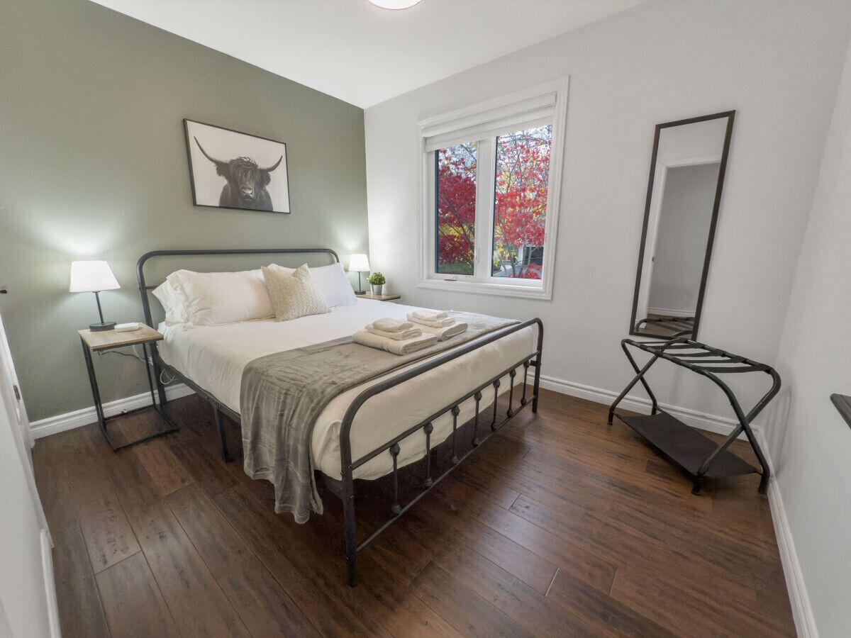 5 slaapkamers, een bureau, reisbedje, gratis wifi