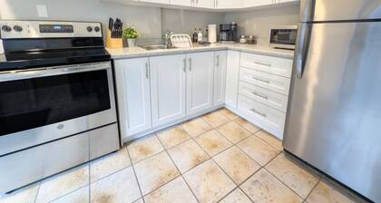 Downtown, 2 Bedroom, Parking | TJS3